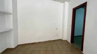 Local comercial en venta en Calle de Calderón de la Barca - Més