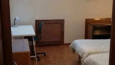 Piso en alquiler en Calle de Uría, cerca de Calle de González del Valle, Centro (Oviedo) de 1.100 €<span>/mes</span>