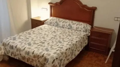 Piso en alquiler en Calle de Uría, cerca de Calle de González del Valle, Centro (Oviedo) de 1.100 €<span>/mes</span>