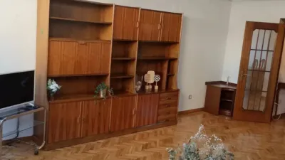 Piso en alquiler en Calle de Uría, cerca de Calle de González del Valle, Centro (Oviedo) de 1.100 €<span>/mes</span>