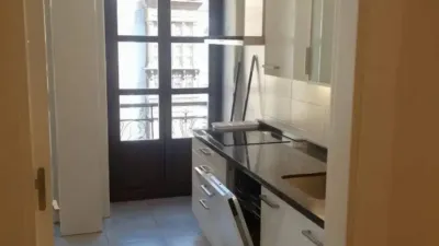 Piso en alquiler en Calle de Fray Ceferino, Centro (Oviedo) de 1.400 €<span>/mes</span>