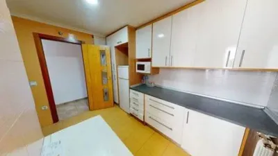 Piso – Madrigueras - Más