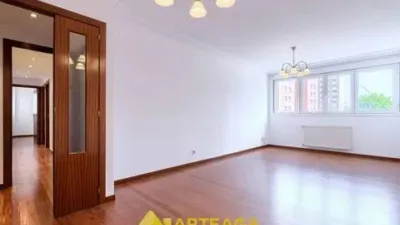 Flat in Grupo de Loitzaga photo 4