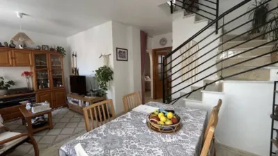Pis – Orihuela, Urbanización Villacosta II-Las Filipinas, Villa Martín - Més