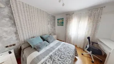 Piso en venta en Calle Pontevedra - Más