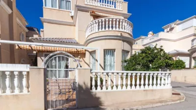 House on Villas del Duque Street, C. Panticosa 56 photo 2