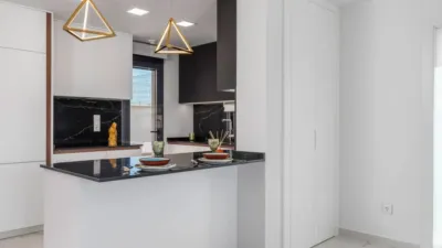 Casa – San Miguel de Salinas, Urbanización Ciudad de las Telecomunicaciones - Més
