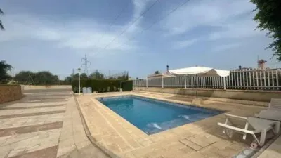 Chalet on Calle Lugar Urbanizable La Galia photo 2