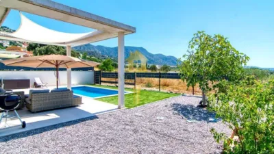 Chalet in Les Torroelles photo 12