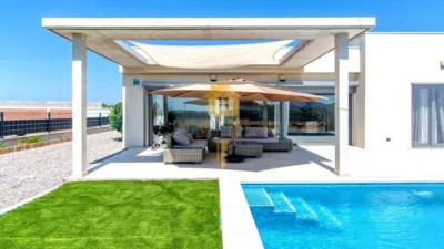 Chalet in Les Torroelles photo 5