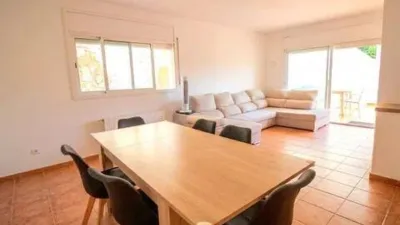 Chalet in Canyelles-La Montgoda photo 4