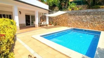 Chalet in Canyelles-La Montgoda photo 2