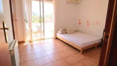 Chalet in Canyelles-La Montgoda photo 7