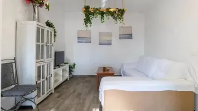 Apartment on Avenida Calzada de la Duquesa photo 4