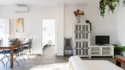 Apartment on Avenida Calzada de la Duquesa photo 3