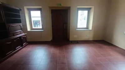 Shop for sale in one of the most prominent areas of the picturesque village of Entrago, Teverga. Price: €95,000 Surface area: 99 m² The property is part of a two-storey building, bordered by the Teverga River and opposite a well-known hostel that brings life to the area. It has an entrance facing the street and another on the side of the building. Fifteen minutes on foot from here is the village of San Martín, which offers more services at our disposal. There is the possibility of converting the shop into a residence, making it a versatile asset with various possibilities. Close to the Senda del Oso and surrounded by a magnificent rural mountain setting, the location offers the tranquility and beauty for which Asturias is iconic. For more information or to arrange a viewing, please do not hesitate to contact us via chat or the phone number provided. photo 3