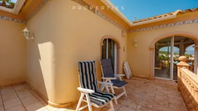 Casa – la Nucia, Urbanització Entrepins, Coloma - Més