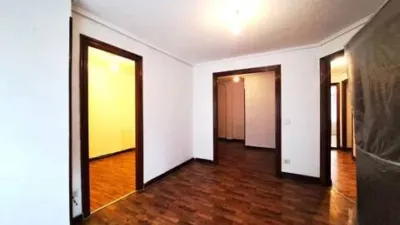 Piso en calle de Gregorio Uzquiano photo 3