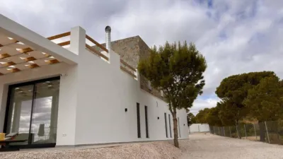Chalet en Camarillas photo 28