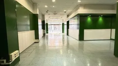 Local comercial en venta en Calle Teodoro Camino - Vista 4