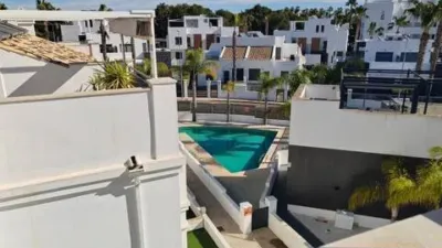 Top-floor apartment on Calle Paso de Calais photo 24