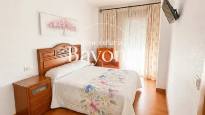 Flat on Calle de Ramón y Cajal photo 2