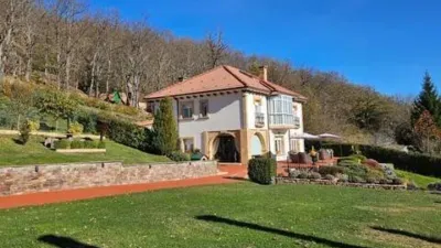 Chalet on Calle de la Corraleda photo 2