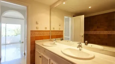 Piso en La Quinta photo 12