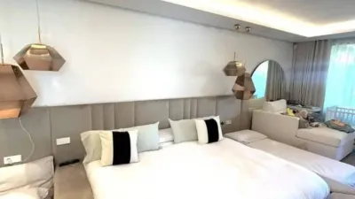 Top-floor apartment on Calle del Rubí photo 16