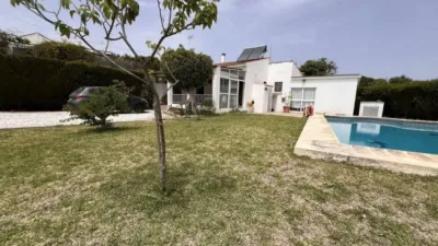 Chalet on Avenida Parque Selwo photo 3