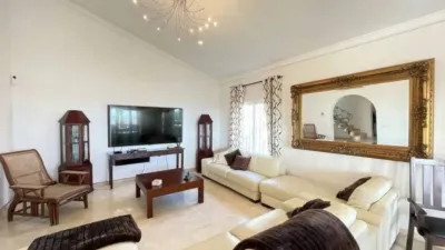 Chalet on Avenida del Carmen photo 9