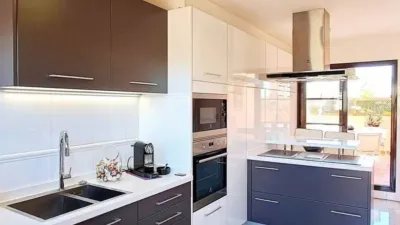 Apartment on Campo de Luna Street photo 5