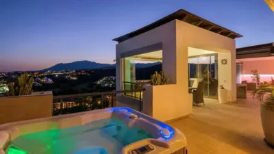 Penthouse on Calle García Lorca photo 28