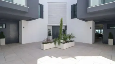 Chalet on N-A Street, -1 photo 3