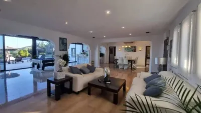 Chalet on Calle del Peral photo 5
