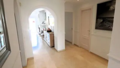 Apartment on Avenida del Rhin photo 5