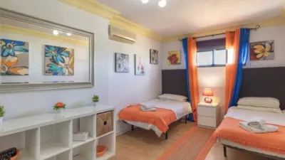 Chalet on Urbanizacion Playa de Guadalobon Street, 7 photo 25