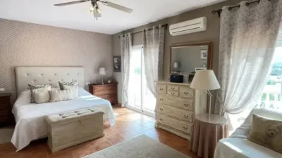 Chalet on Calle de los Reyes Católicos photo 9