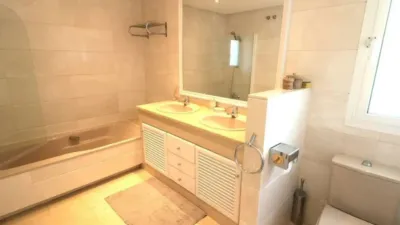 Apartment on Avenida del Rhin photo 18