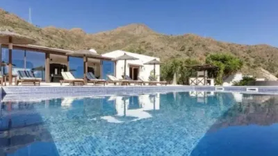 Chalet on Calle del Peral photo 11