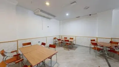Local comercial en venta en Sepulcro Bolera-Universidad-Hermanos Falcó - Más