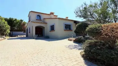 Chalet on Carrer Mig 4, 4 photo 2