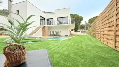 Chalet on Carrer de Navarra photo 2