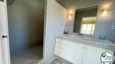 Chalet on Carrer d'Albacete photo 13