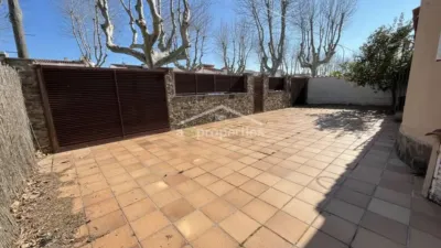Chalet on Carrer del Llobregat photo 22