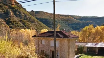 Chalet in Tubilla del Agua photo 8