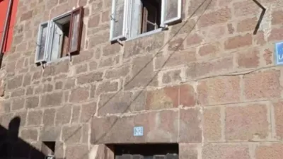 Rustic house on Calle de la Puebla photo 2