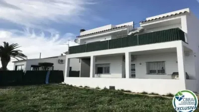Chalet on Carrer del Baix Llobregat photo 2