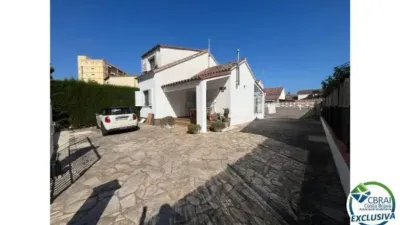 Chalet on Carrer de l'Argentera photo 3