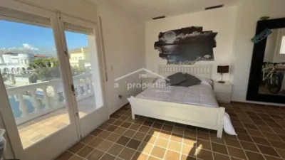 Chalet on Carrer del Llobregat photo 23